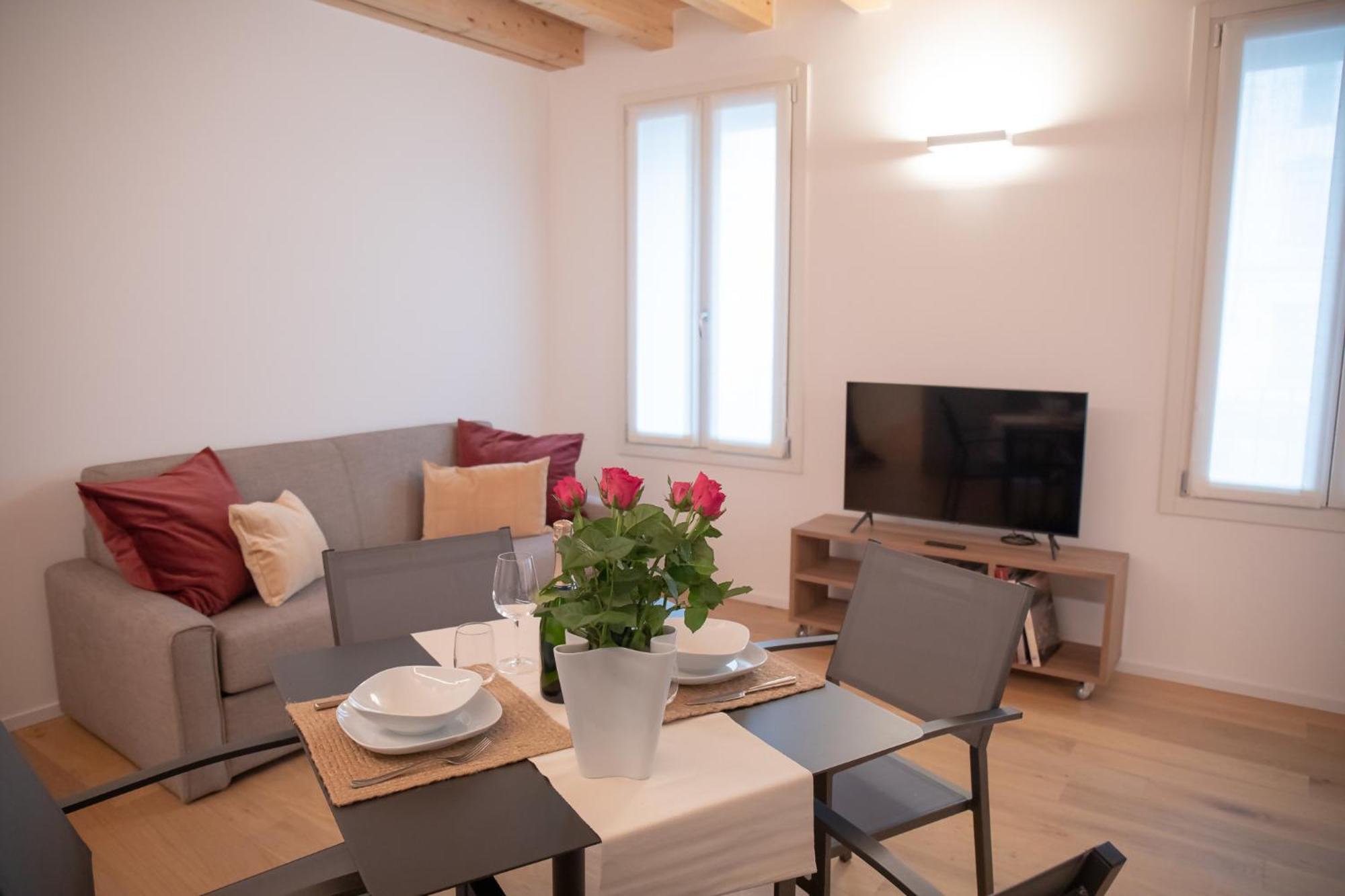Amendola City View Apartments Suite Romantica Комо Экстерьер фото